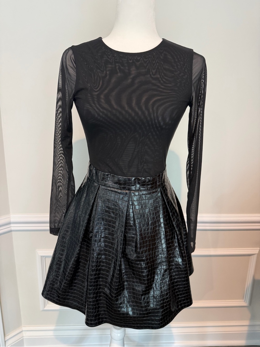 Alice + Olivia Black Sheer Sleeve Faux-Croc A-Line Dress